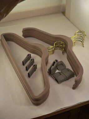 Huggable Hangers, Joy Mangano, 18 Hangers, Gray Flock, 4 Pant/Skirt Clips.